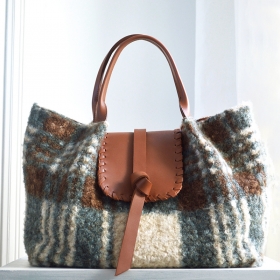 sac à main cuir et teddy